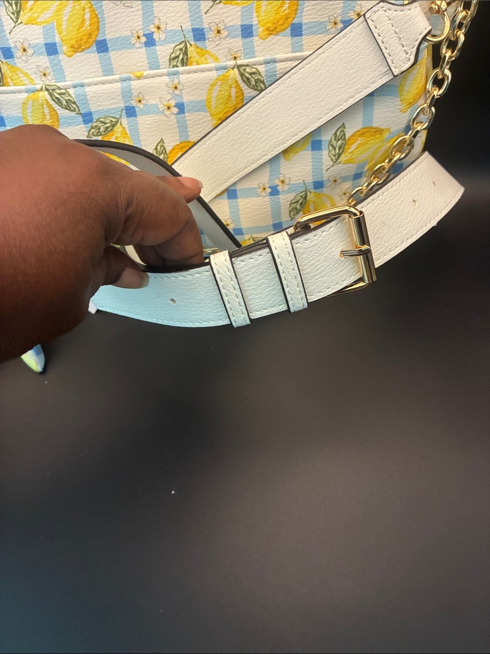 🎉🎉🎉BCBGeneration Light Blue and Yellow Lemon-Print Crossbody Bag - Picture 9 of 9